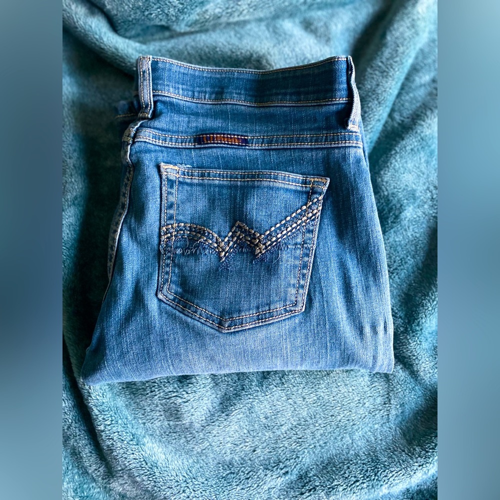 Woman’s Wrangler    Size: 7/8-36